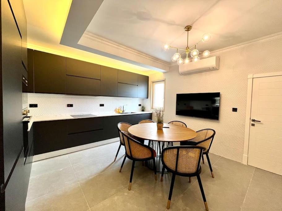 Beautiful 4-Bedroom Townhouse In Sliema Bagian luar foto