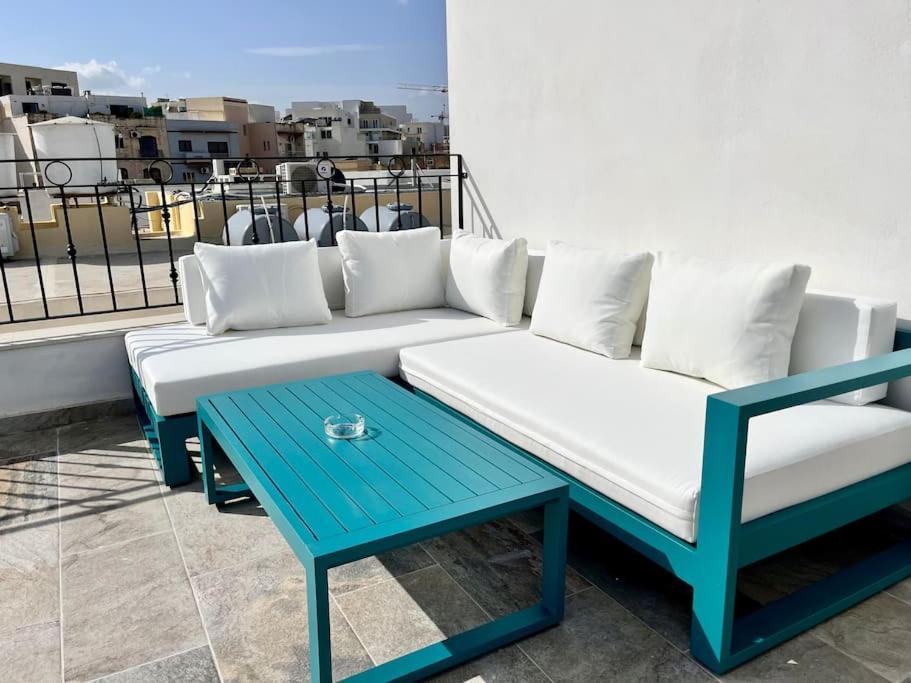 Beautiful 4-Bedroom Townhouse In Sliema Bagian luar foto