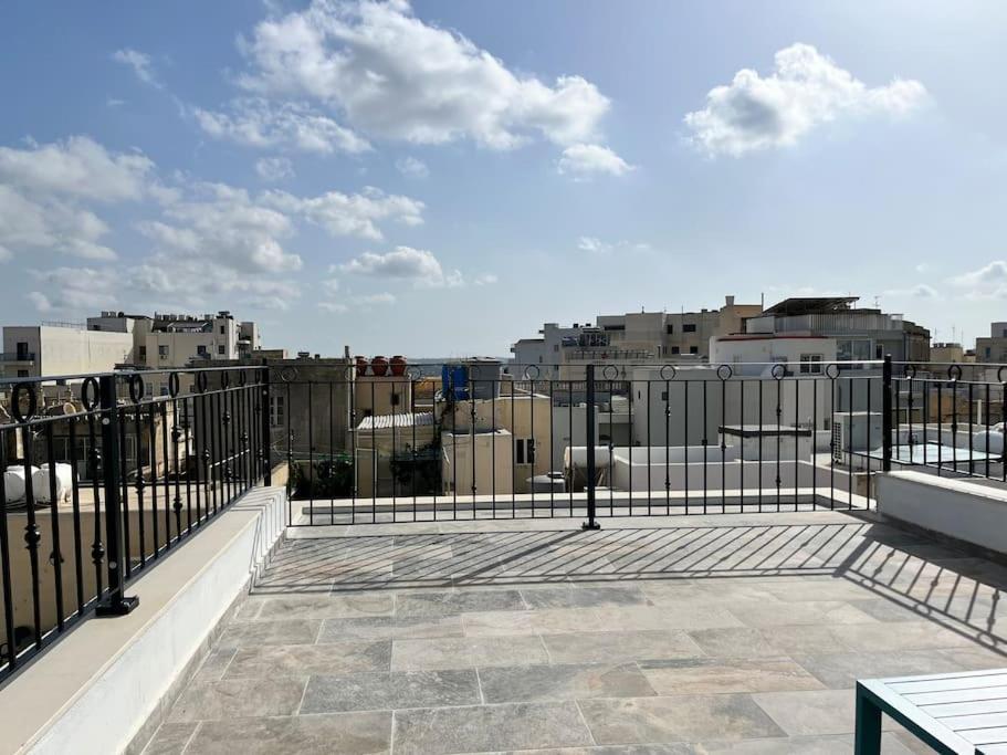 Beautiful 4-Bedroom Townhouse In Sliema Bagian luar foto
